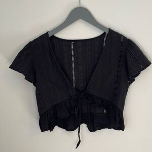 Tie Front Wrap Crop Top. Size Medium.‎ Black Eyelet